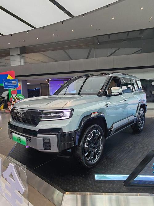 重庆210比亚迪方程豹硬派越野的爆款，英菲尼迪35周年与你共成长